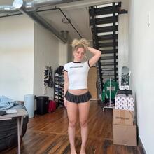  Nude