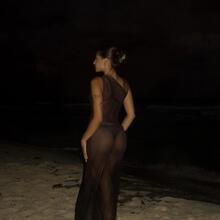  Nude