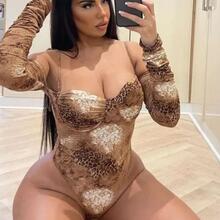  Nude