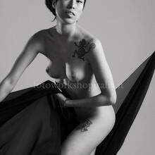  Nude