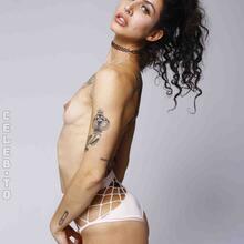  Nude