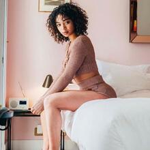  Nude