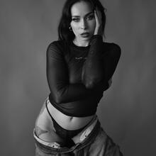  Nude