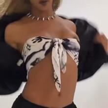  Nude
