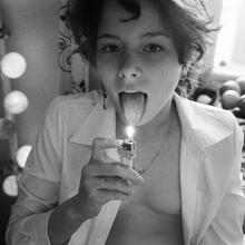  Nude