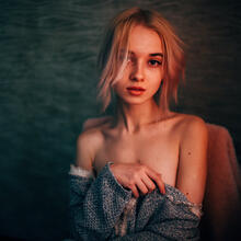  Nude