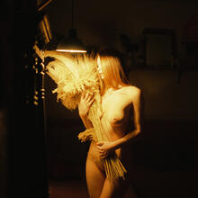  Nude