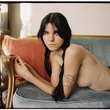  Nude