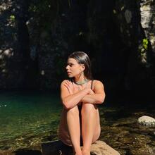  Nude