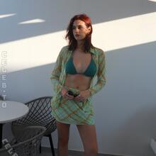 Nude