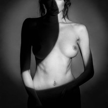  Nude