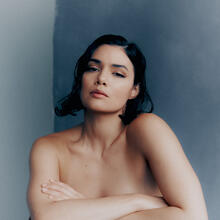  Nude