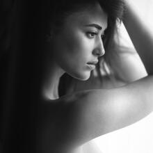  Nude