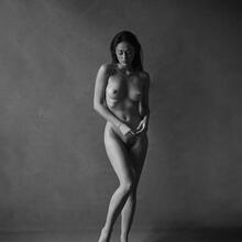  Nude