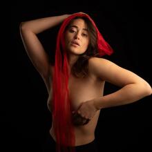  Nude