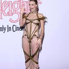  Nude