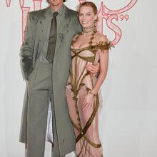  Nude