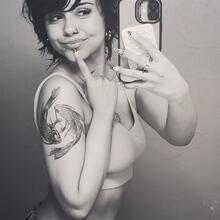  Nude