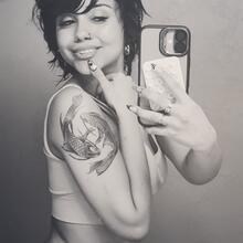  Nude