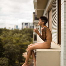  Nude