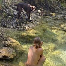  Nude