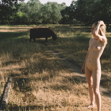  Nude