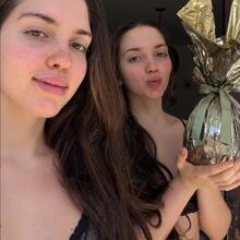  Nude
