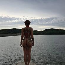  Nude