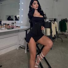  Nude