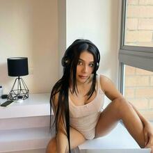  Nude