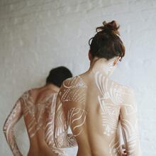  Nude