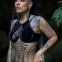  Nude