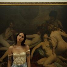  Nude