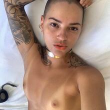  Nude