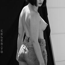  Nude