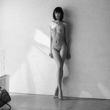  Nude