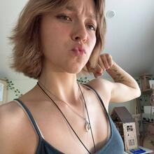  Nude