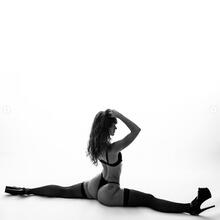  Nude
