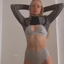  Nude