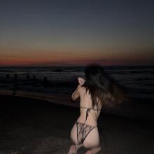  Nude
