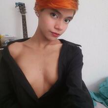  Nude