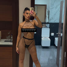  Nude