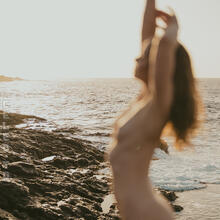 Nude