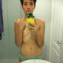  Nude