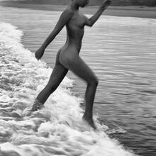  Nude