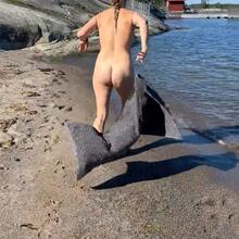  Nude