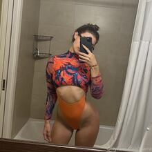  Nude