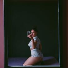  Nude