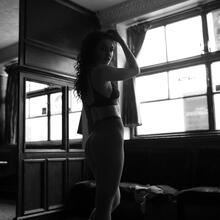  Nude