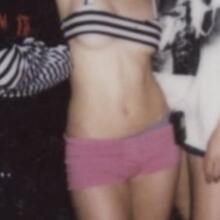  Nude
